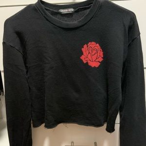 BLACK CROP TOP W/ ROSE FLOWER